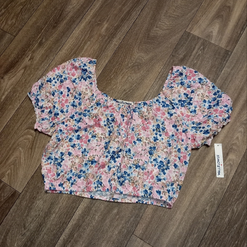 WALLFLOWER floral print crop top size large
